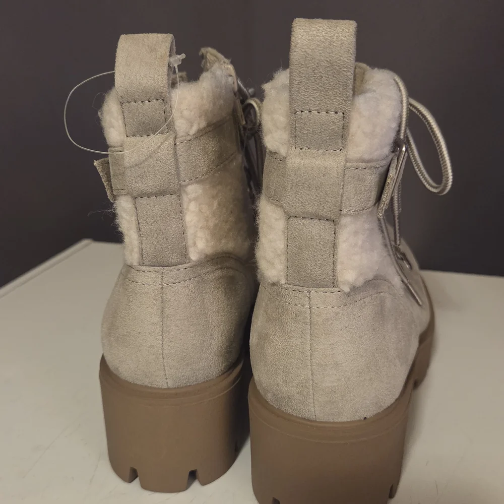 NWT Soda Women's Beige Serpa Lace-Up Ankle Boots 8.5 - Picture 2 of 11